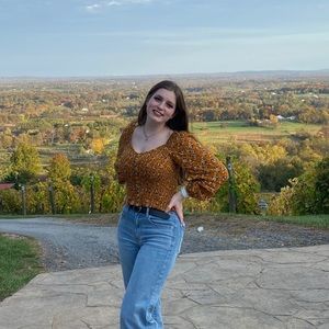 Meet your Posher, Anya